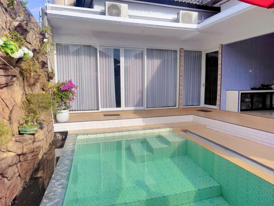 Villa Lim Selemadeg Екстериор снимка